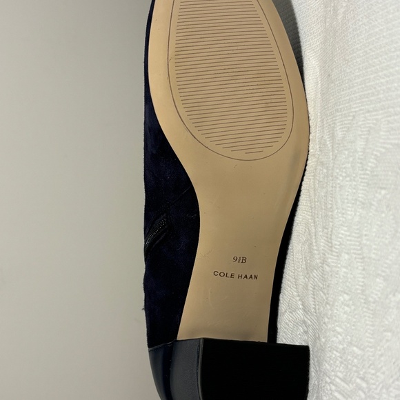 COLE HAAN NAVY SUEDE / LEATHER ANKLE BOOT SIZE 9 1/2B - Picture 6 of 8